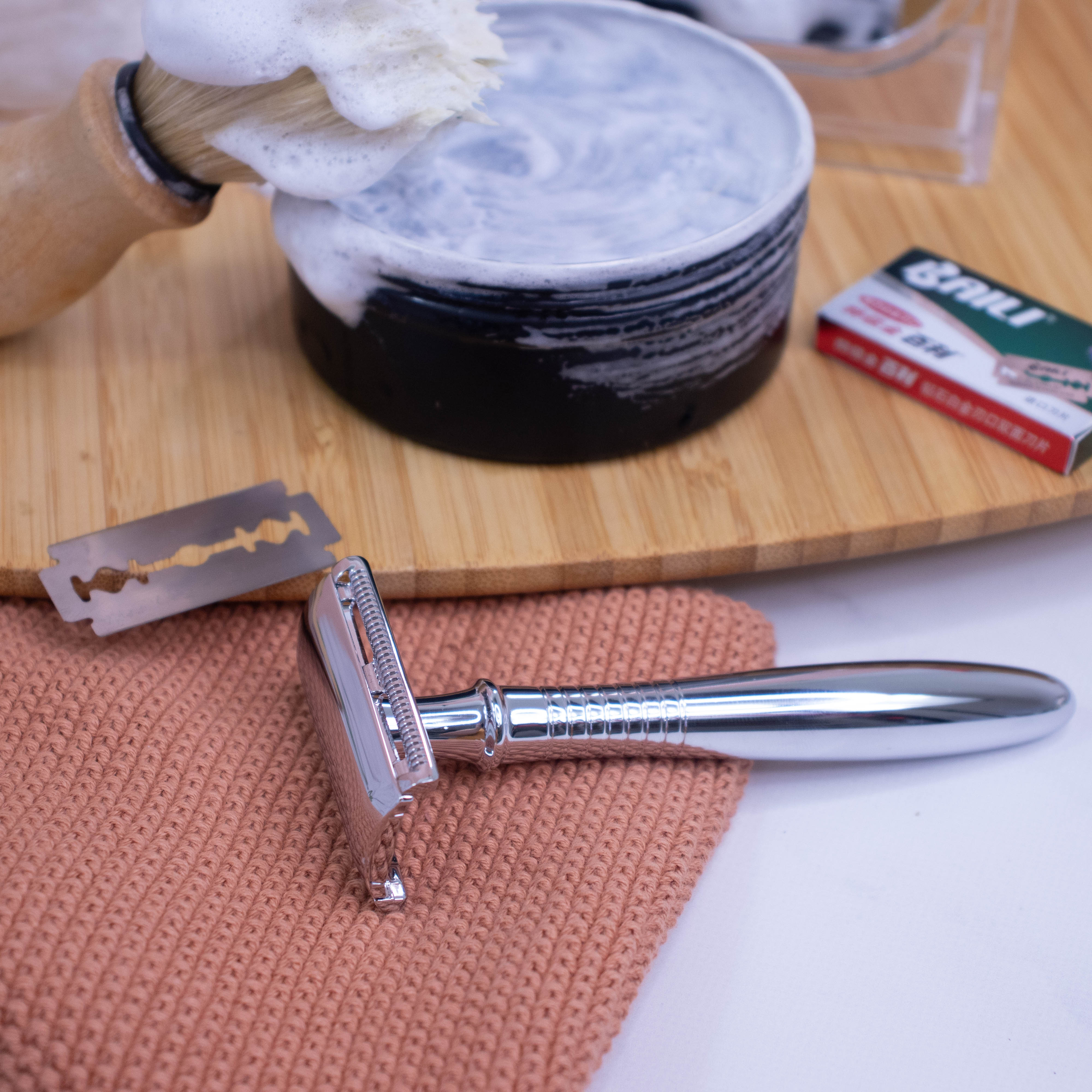 Traditional Men's Safety Razor – Soy and Shea